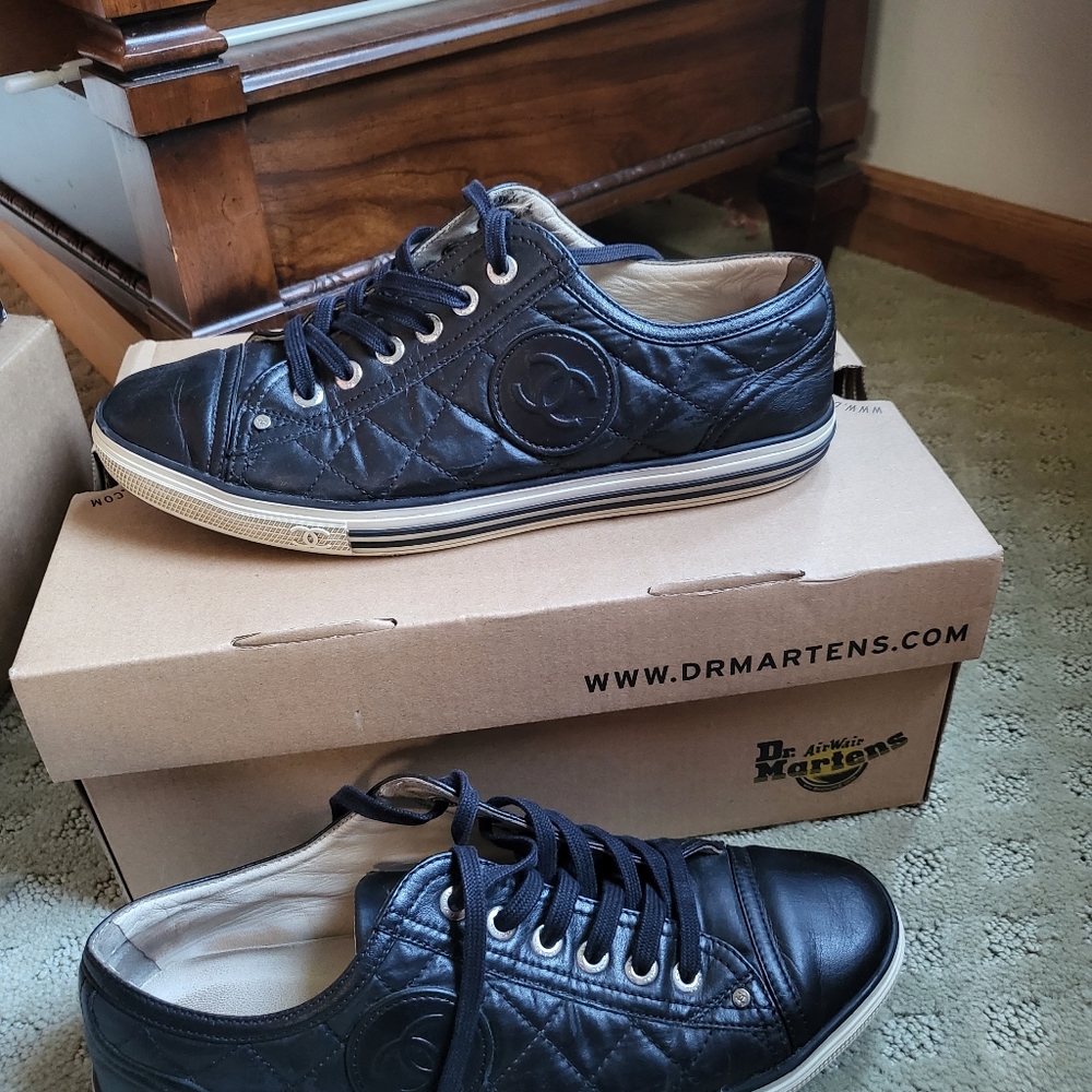 Chanel black quilted leather cc low top sneakers - Picture 2 of 8